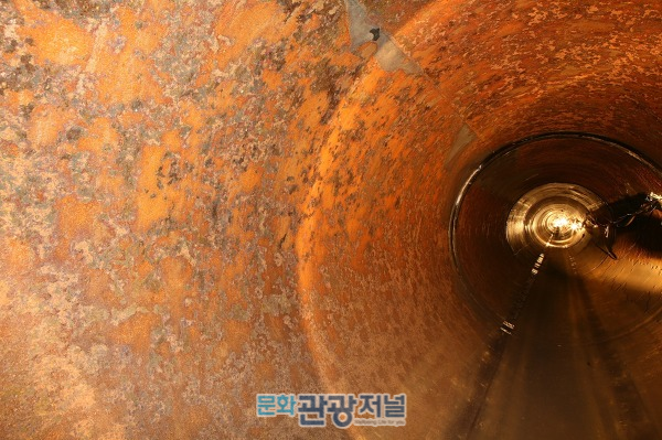 서울시내 23만 가구 ‘낡은 수도관’ 탓에 녹물 마신다