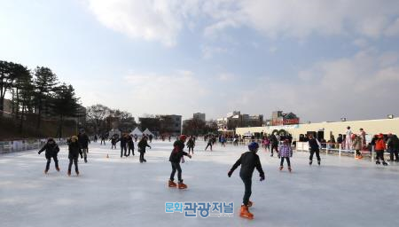청주시 ‘얼음 위로 썰매를 타고~’ 청주 스케이트·썰매장 개장