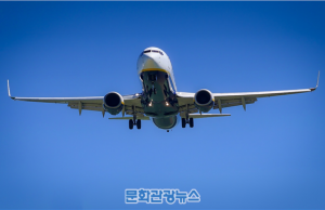 제주공항에 발 묶인 7천여 명 수송작전