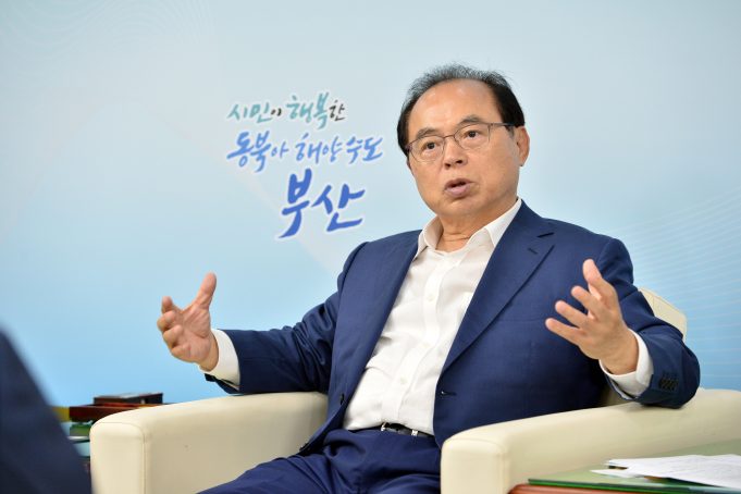 오거돈 부산시장 “성희롱, 민선7기에서 뿌리뽑아야할 구태”