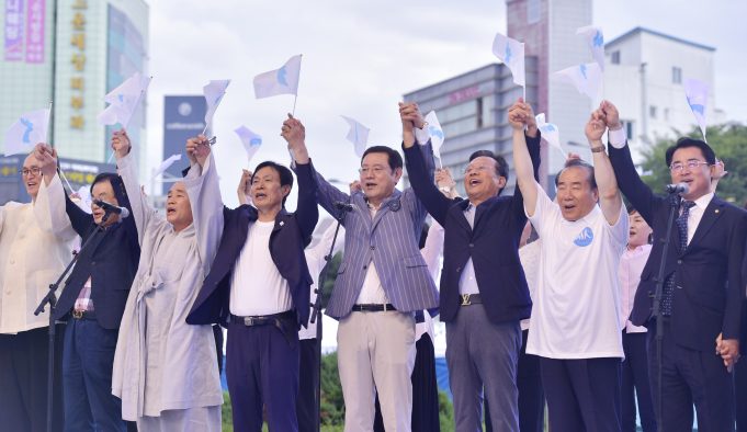 광주세계수영대회의 성공과 한반도 평화를 위한 ‘광주 평화손잡기’