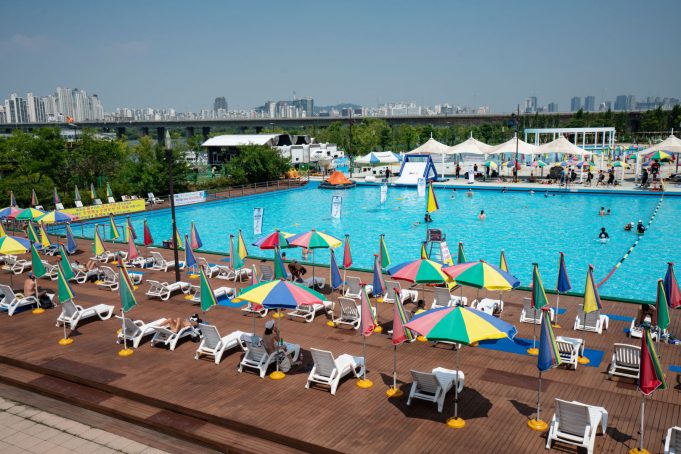 서울관광재단, 서울 속 도심 피서지 ‘한강수영장’ 총 정리