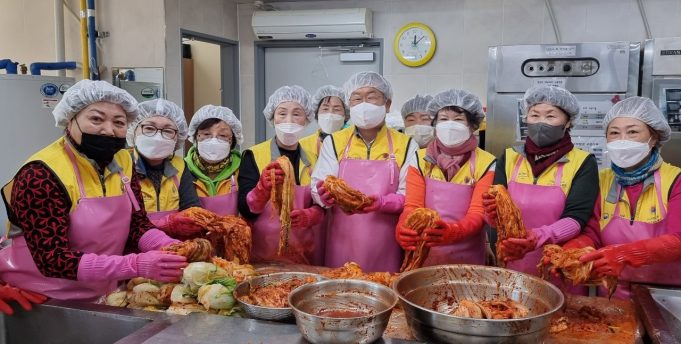 대한노인회 밀양시지회, 김장김치 나눔 봉사활동