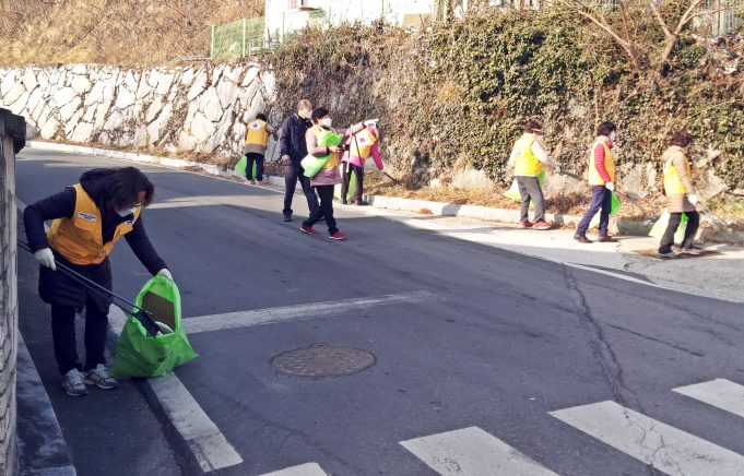 함양 안의면 적십자 봉사회 설 맞이 환경정화 활동
