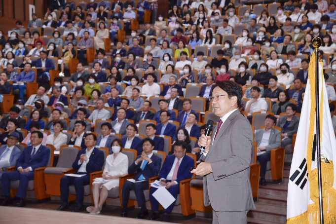 강기정 시장, 북구서 자치구 소통의날 대화