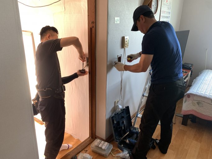 속초시 대포동 지역사회보장협의체 ‘전등 리모컨 지원사업’ 실시