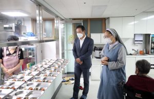 신영재 홍천군수, 추석 명절 앞두고 사회복지시설 위문