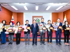 함안군, 하반기 ‘군민 으뜸상’ 수여… 지역발전 헌신한 11명 선정