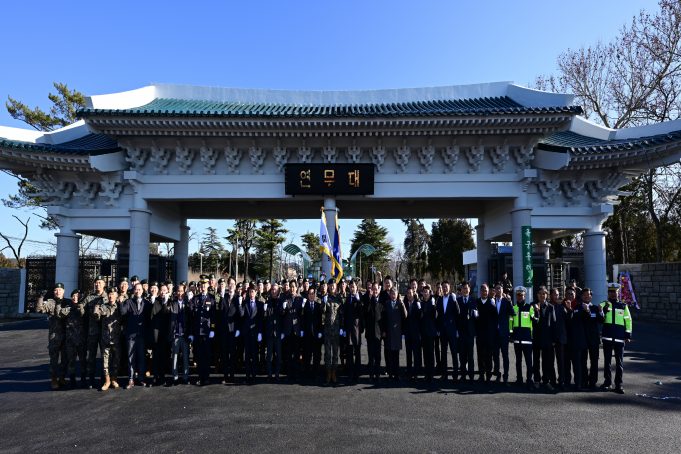 논산 국방군수산업도시 상징 ‘연무문’ 준공…민·관·군 상생 결실