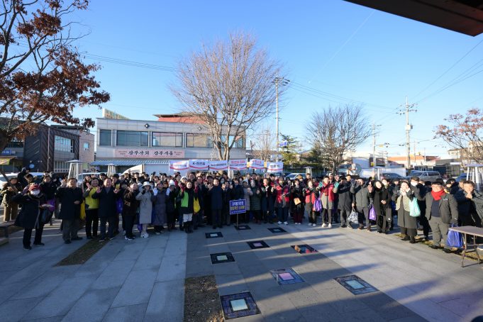 12월 전통시장 장보기 행사 성료…화지중앙시장에 활기