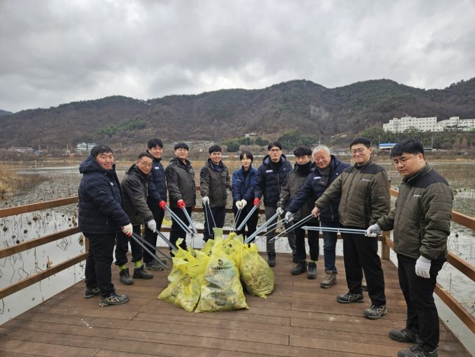 합천군시설관리공단, 정양늪 생태공원서 수생태계 보호 활동