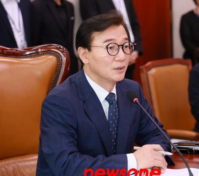 전재수, 부산시장 출마 행보 본격화… 여권 단일대오 vs 야권 특검 압박