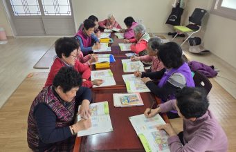 함안군, 문해교육 공모 선정…어르신 삶 담은 ‘손맛 레시피’로 세대 잇는다