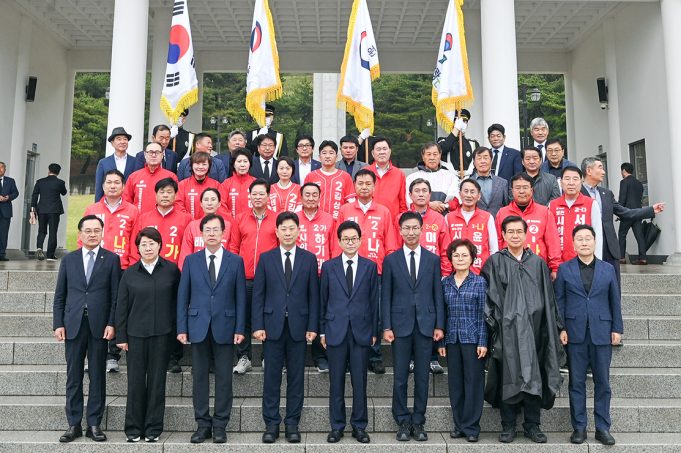 영천서 대구까지 강행군…이철우 후보, ‘TK 원팀’ 앞세워 첫 유세