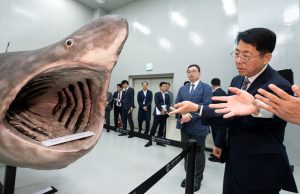 황종우 해수부 장관, 국립해양생물자원관 찾아 해양바이오 연구·안전관리 점검